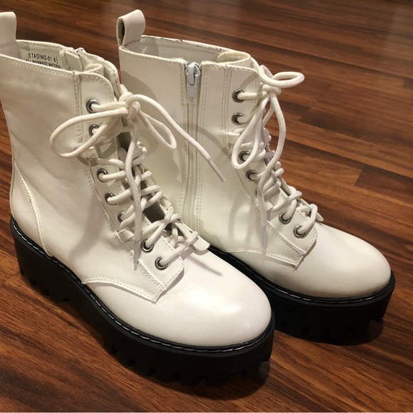 Woman boots - Picture 1 of 4